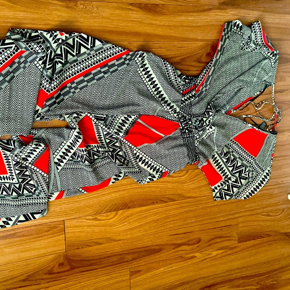 Super cute jumpsuit. Forever 21 New with tags size Medium